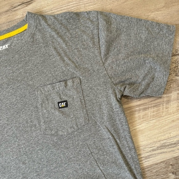 CAT Heavy Equipment Supply Co. grey and white t-shirt men’s L measures 21x28 - Picture 5 of 6